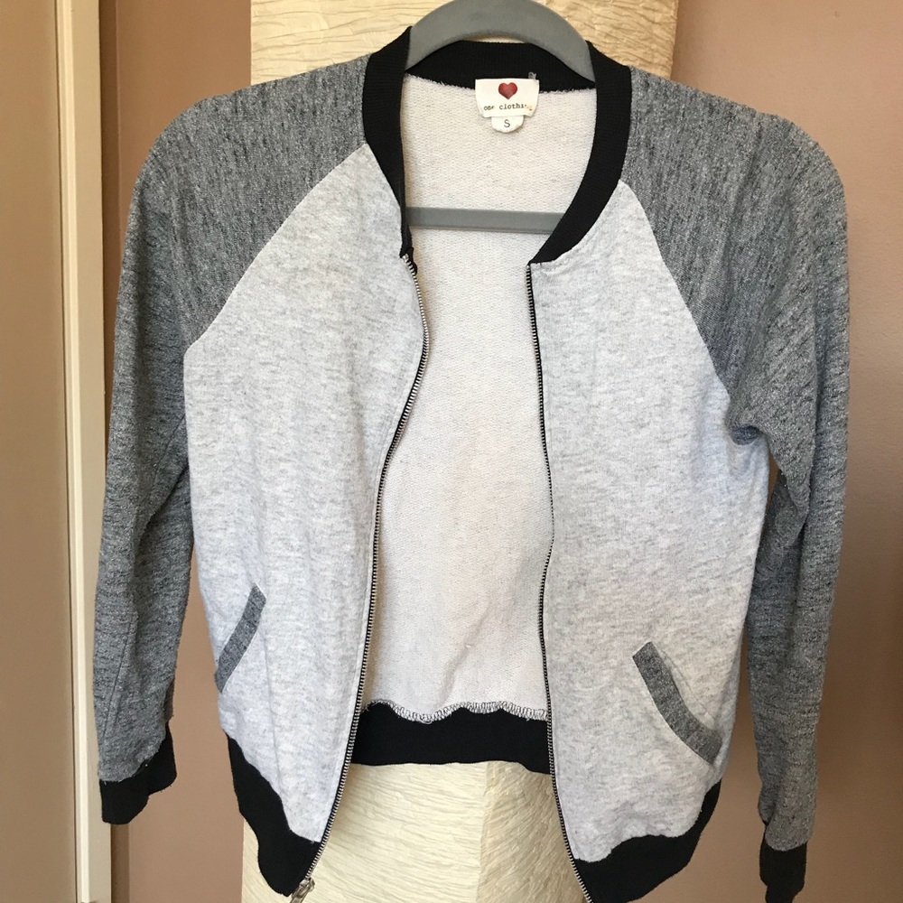 Lightweight sweater